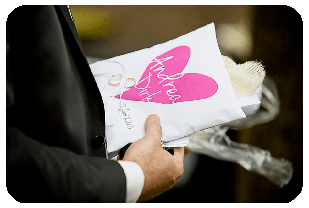 One heart- ein Hochzeitslogo mit Herz