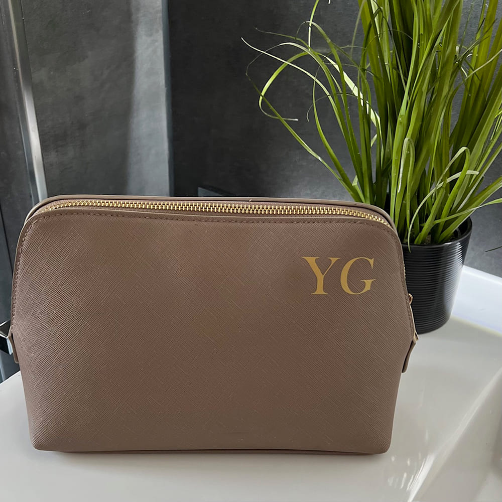 Schöner Kulturbeutel, personalisiert mit Initialen, eine schöne