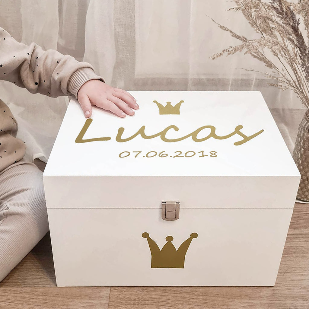 babyerinnerungsbox personalisiert gold mit krone